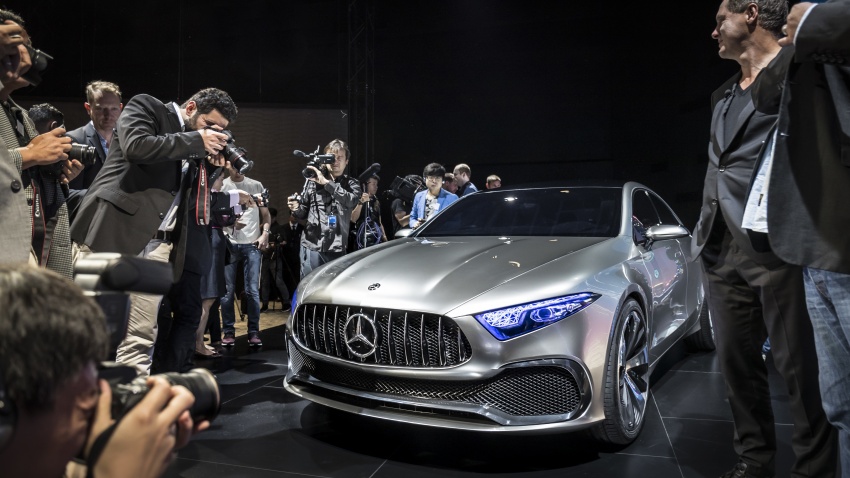Ảnh thực tế Concept A Sedan mới trình làng của Mercedes-Benz