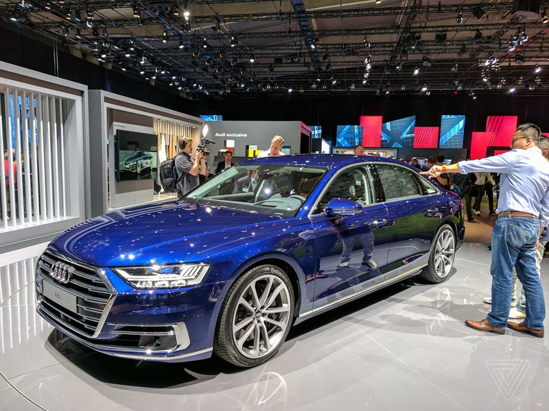 Audi A8 2018: “Lột xác” thiết kế, tăng khả năng tự lái cấp độ 3