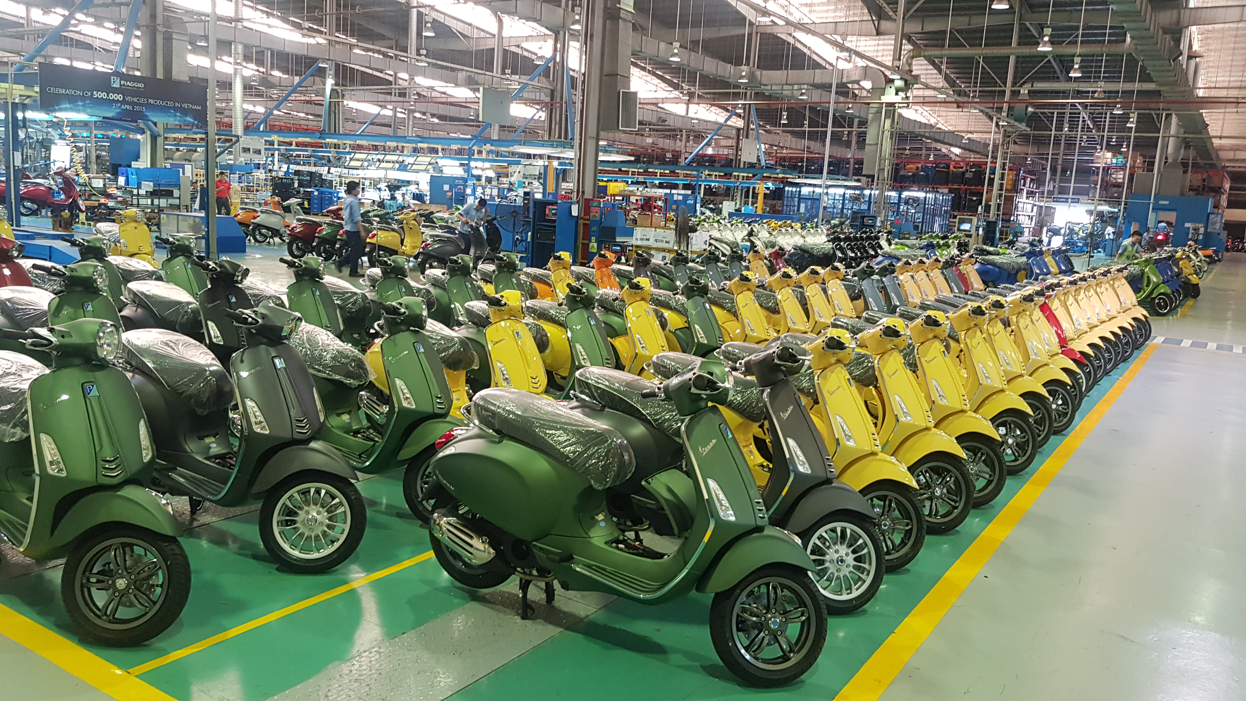 Cận cảnh qu&aacute; tr&igrave;nh ra đời của những mẫu xe Piaggio/Vespa