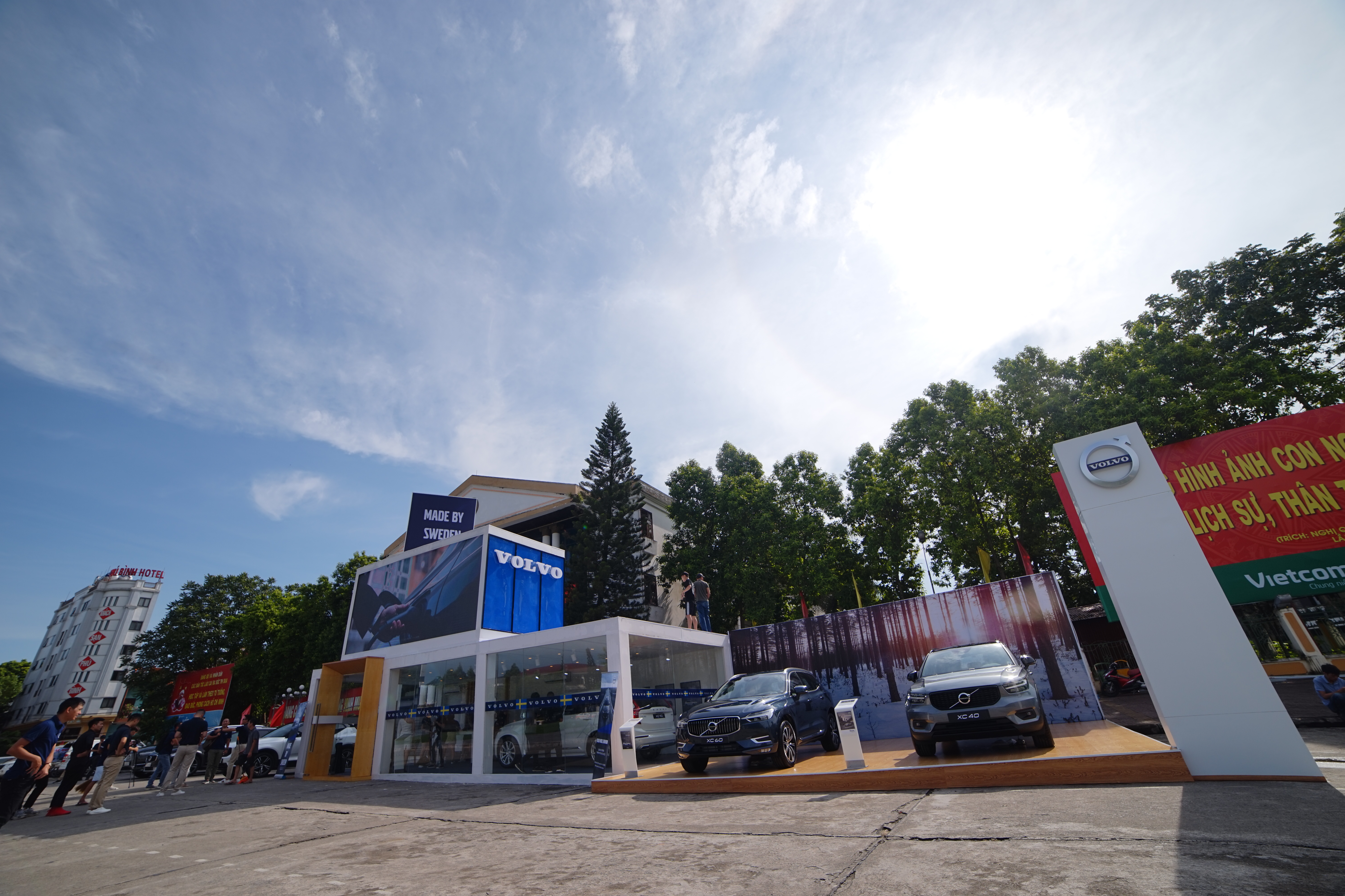 Volvo mang showroom di động tới Lào Cai và Vinh