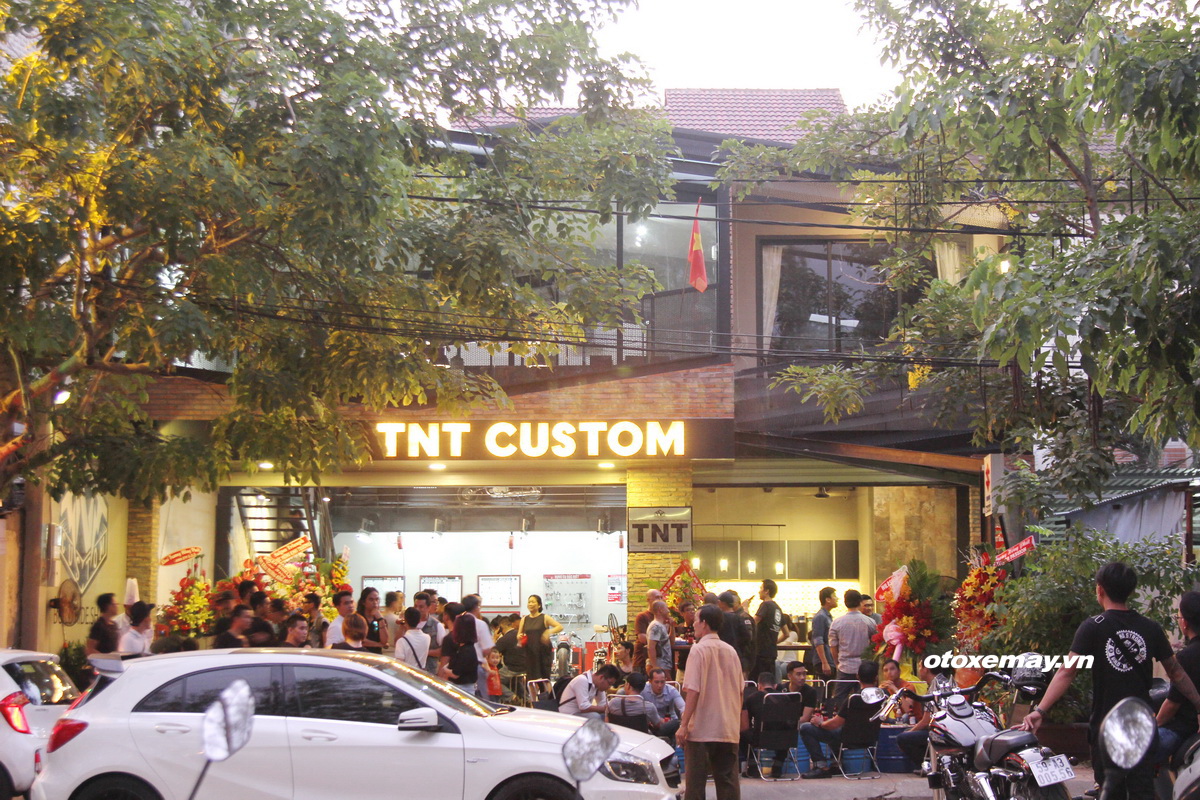 Tnt Custom Sài Gòn: Khám Phá Xưởng Độ Không Dành Cho Người “Yếu Bóng Vía”