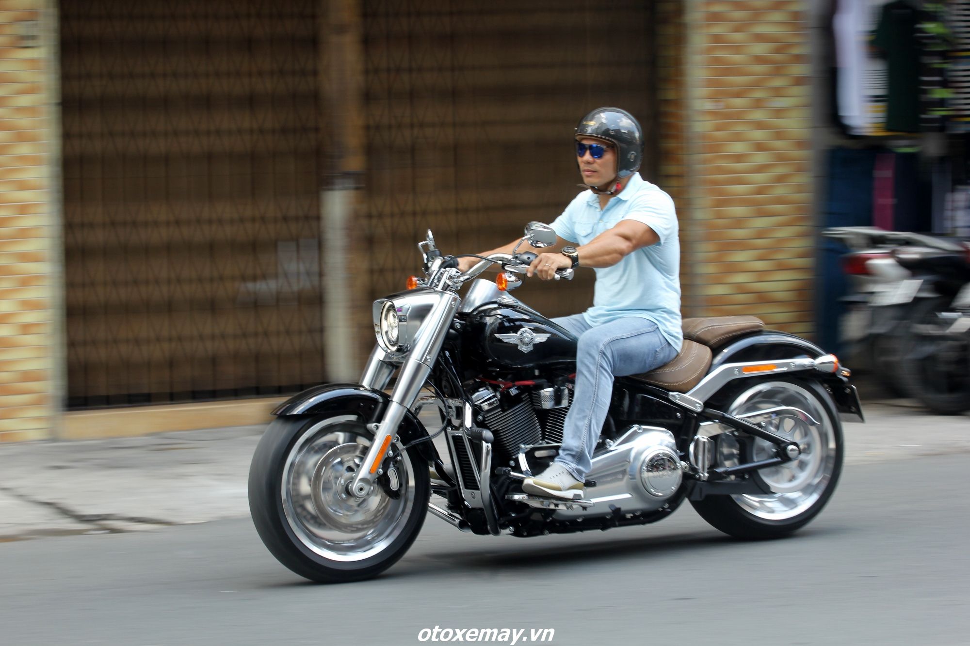Harley-Davidson Fat Boy: Gã Béo di động mê hoặc trên phố Sài Gòn