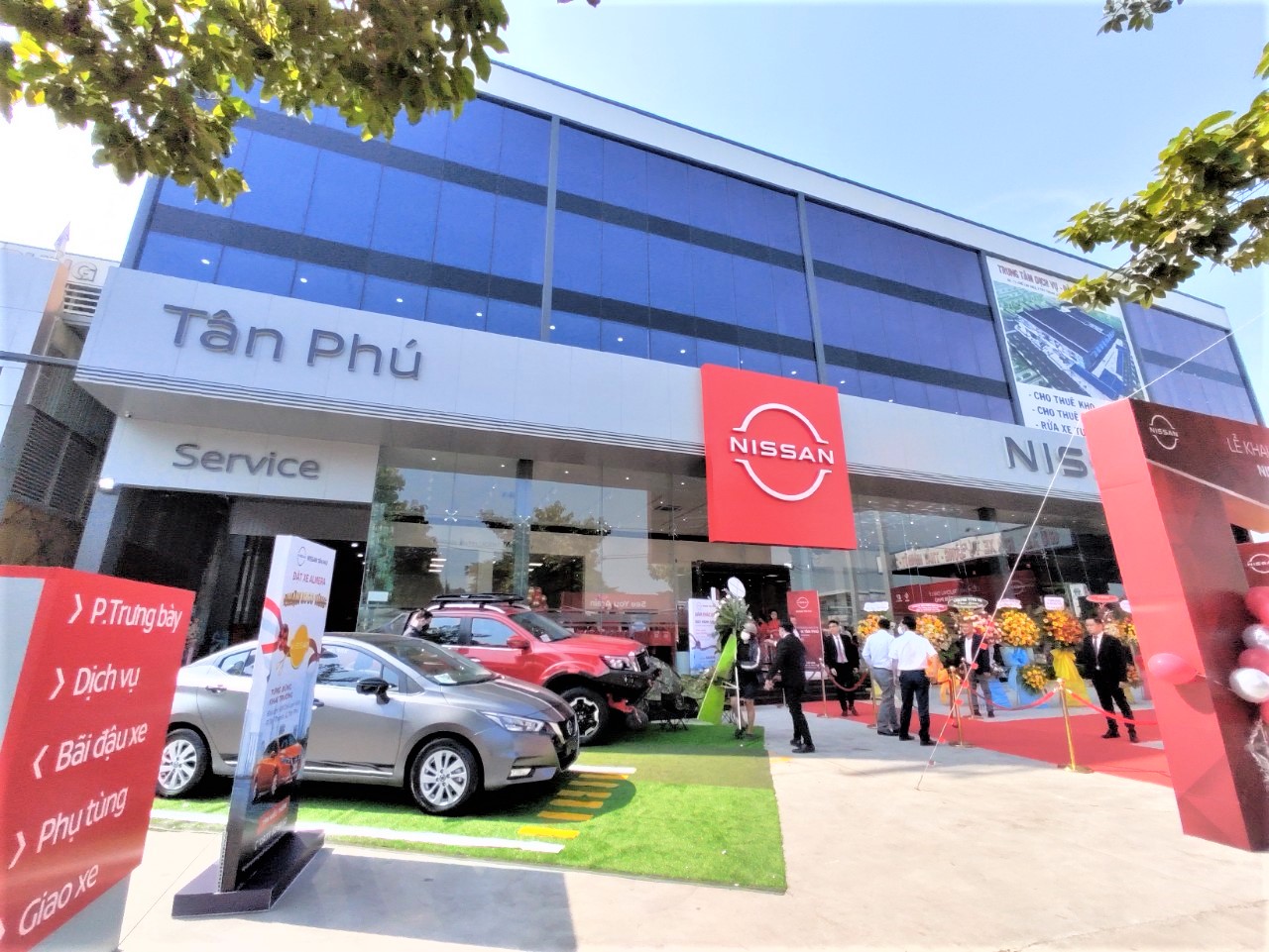 Nissan tăng cường chăm sóc khách hàng Việt