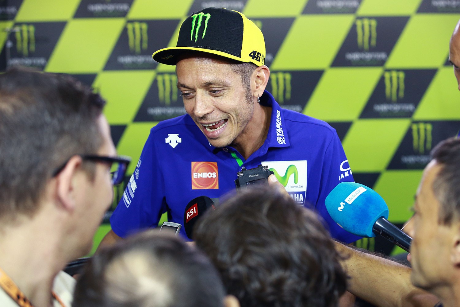 MotoGP 2017: Rossi lùi bước khỏi mùa giải, Viñales gánh team