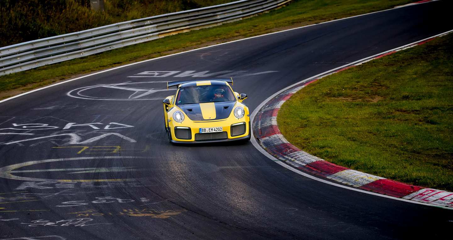 Porsche 911 GT2 RS 2018 suýt lập kỷ lục trên đường đua Nurburgring