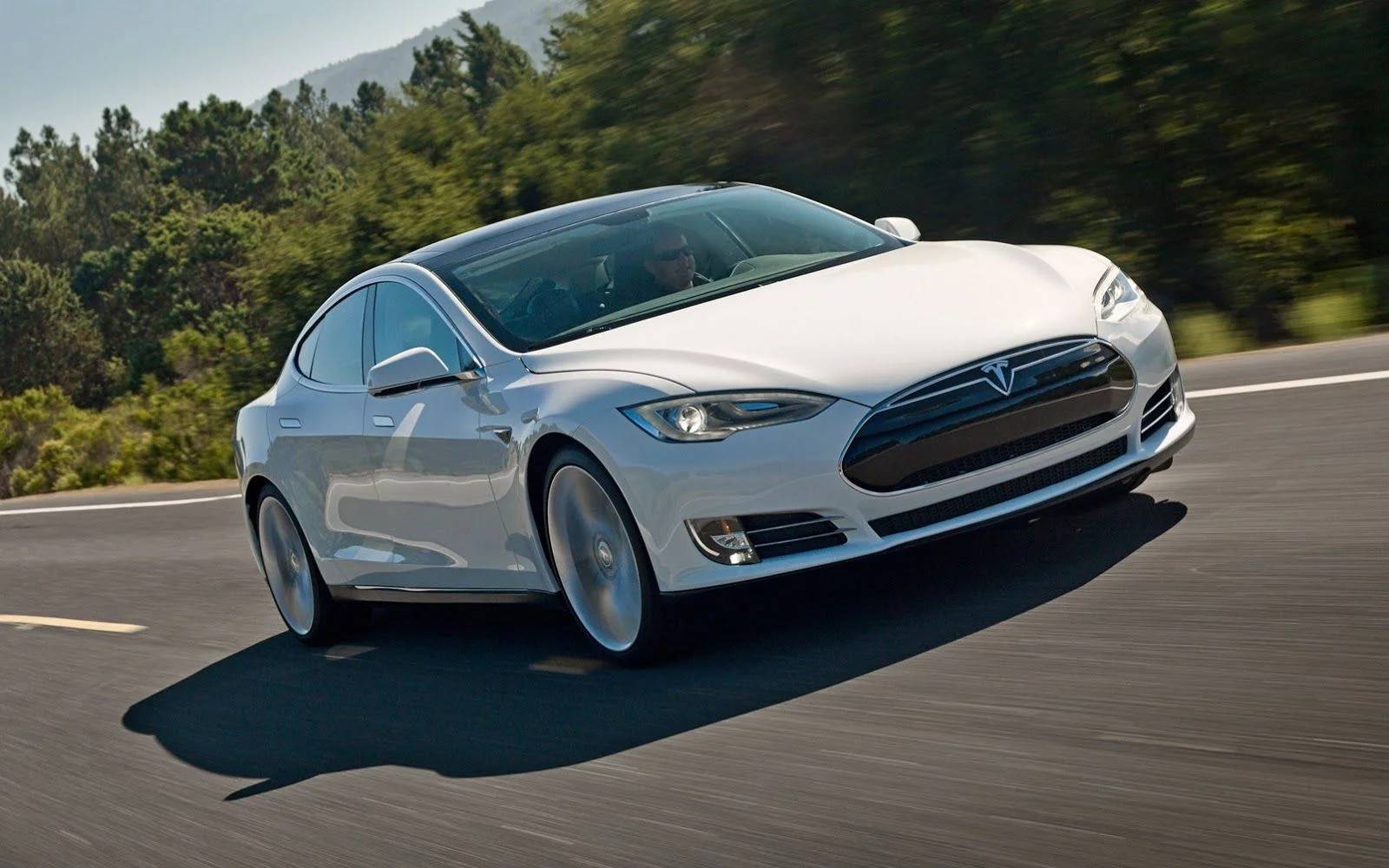 Tesla đổ lỗi cho Bosch về việc phải thu hồi 125 nghìn Model S