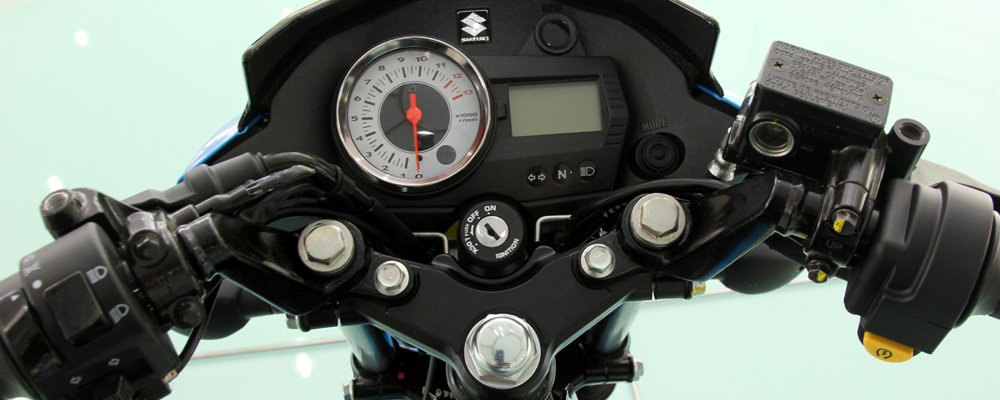 raidergp7.jpg Cận cảnh Raider phiên bản motoGP
