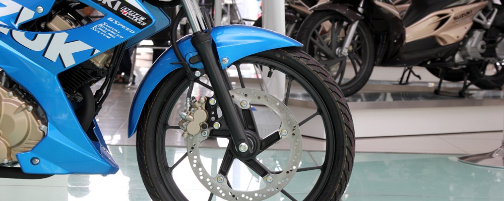 raidergp13.jpg Cận cảnh Raider phiên bản motoGP