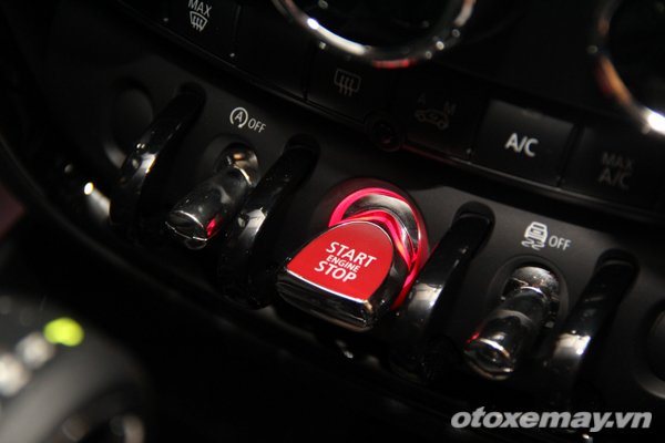 Mini-Clubman-Ha-Noi-9.jpg MINI ra mắt mẫu xe cỡ lớn Clubman giá gần 2 tỷ