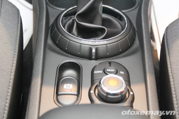 Mini-Clubman-Ha-Noi-16.jpg MINI ra mắt mẫu xe cỡ lớn Clubman giá gần 2 tỷ