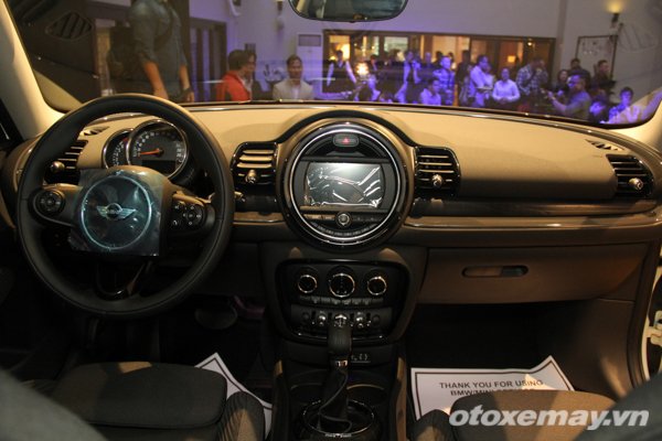 Mini-Clubman-Ha-Noi-14.jpg MINI ra mắt mẫu xe cỡ lớn Clubman giá gần 2 tỷ