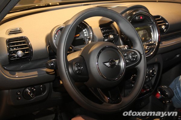 Mini-Clubman-Ha-Noi-27.jpg MINI ra mắt mẫu xe cỡ lớn Clubman giá gần 2 tỷ