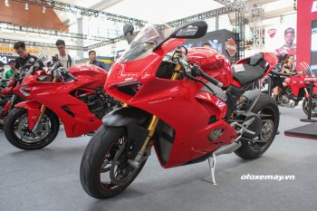 Cận cảnh Ducati Panigale V4S giá gần 1 tỷ đồng tại Việt Nam