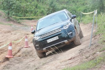 Jaguar Land Rover Việt Nam tổ chức trải nghiệm xe tại Đà Nẵng