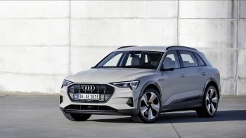 Audi e-tron “trễ hẹn” vì sự cố phần mềm