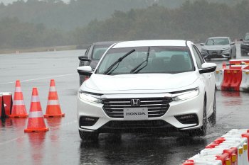 Tìm hiểu gói công nghệ Honda SENSING và hệ thống lái thông minh i-MMD trên đường đua