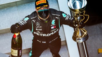 Chặng 10 mùa giải F1 2020: Lewis Hamilton nhận án phạt, Bottas tận dụng cơ hội giành chiến thắng