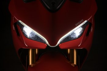 Ducati SuperSport 950 2021 – Diện mạo mới, động cơ không đổi