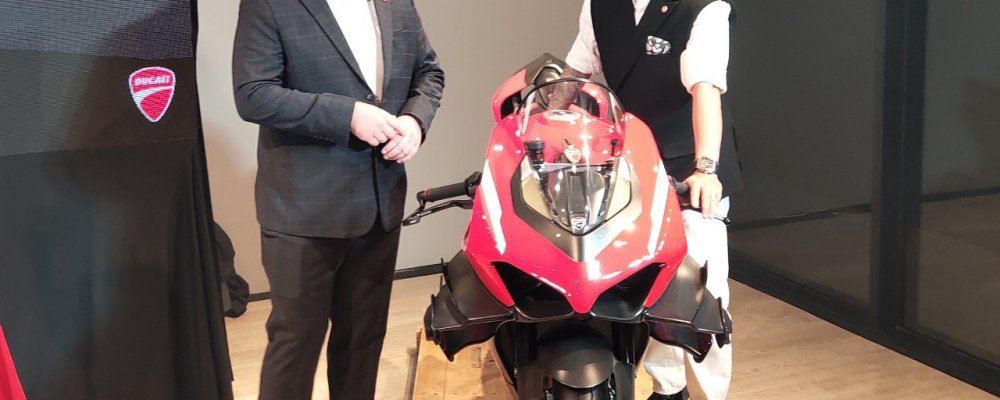 Ducati bàn giao sportbike Superleggera giá 6 tỷ đồng đầu tiên tại Việt Nam
